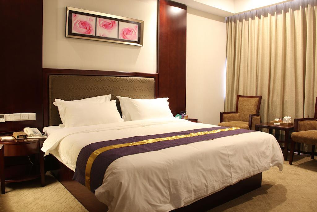 Zhuhai Platinum Holiday Hotel Δωμάτιο φωτογραφία