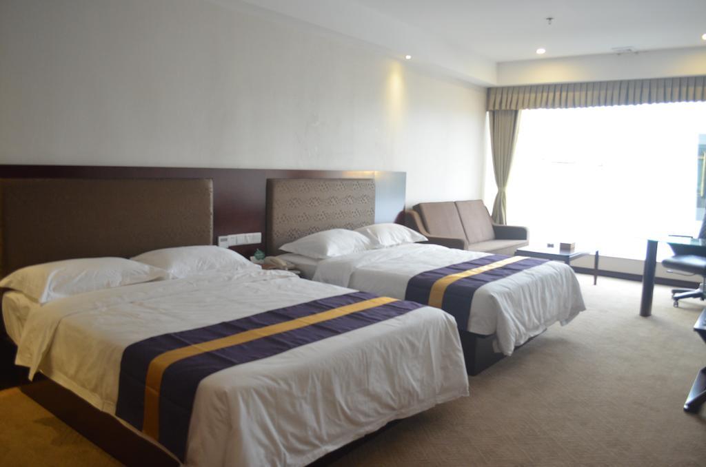 Zhuhai Platinum Holiday Hotel Εξωτερικό φωτογραφία
