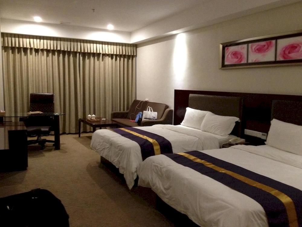 Zhuhai Platinum Holiday Hotel Εξωτερικό φωτογραφία