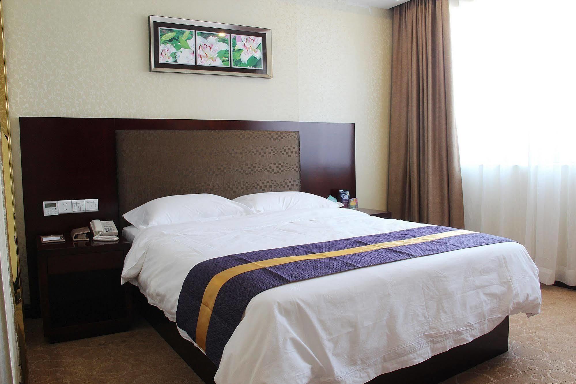 Zhuhai Platinum Holiday Hotel Εξωτερικό φωτογραφία