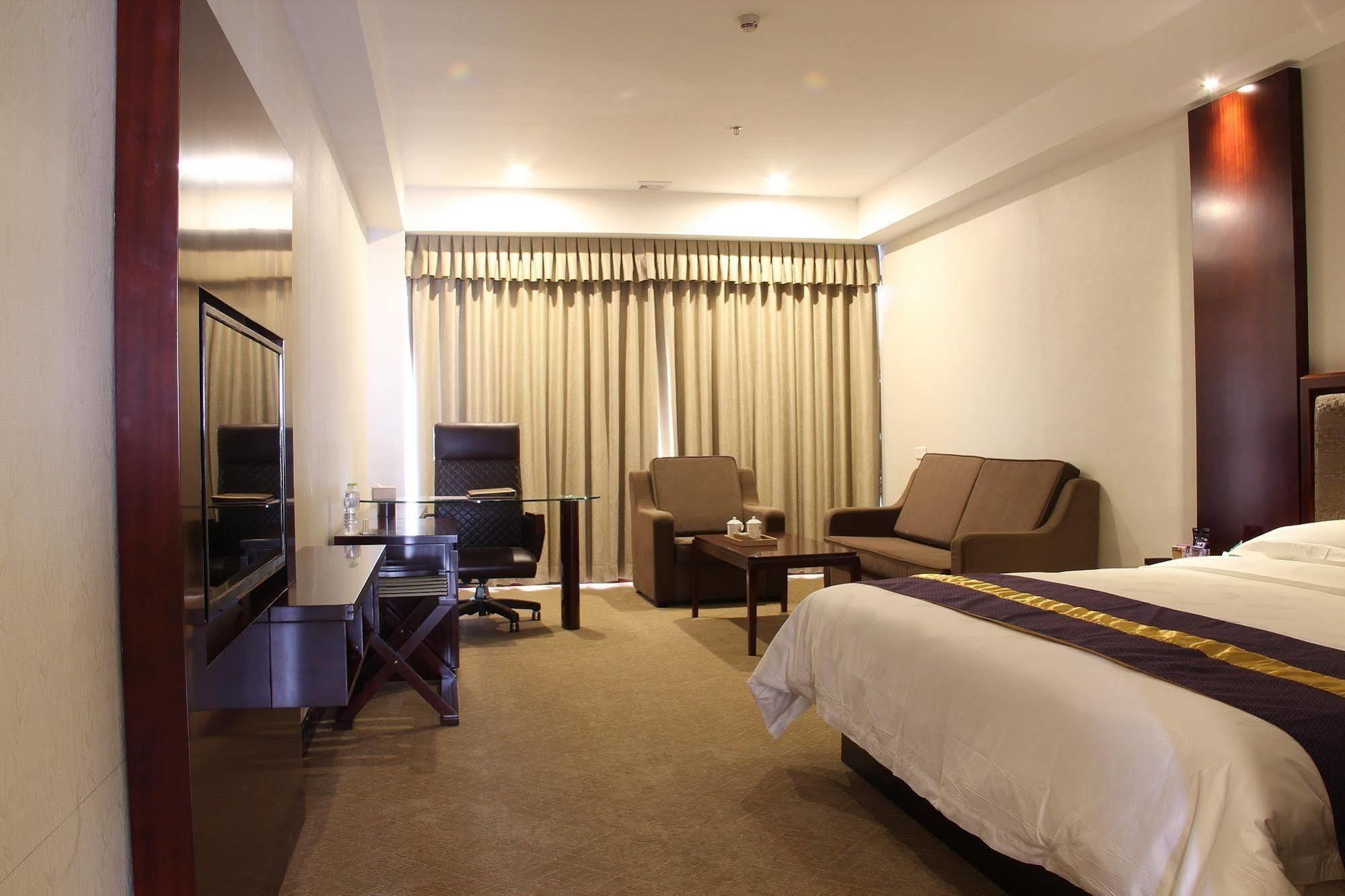 Zhuhai Platinum Holiday Hotel Εξωτερικό φωτογραφία