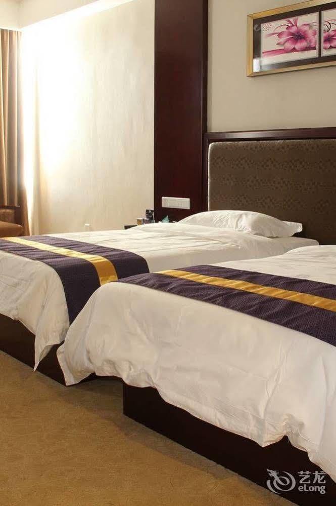 Zhuhai Platinum Holiday Hotel Εξωτερικό φωτογραφία