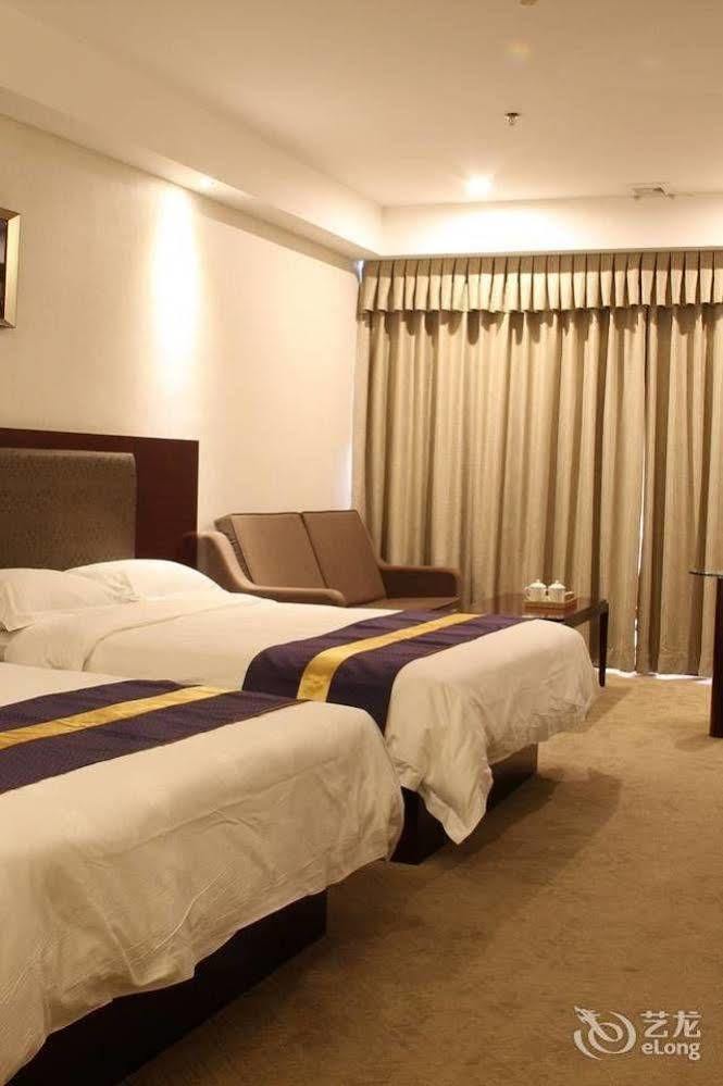Zhuhai Platinum Holiday Hotel Εξωτερικό φωτογραφία